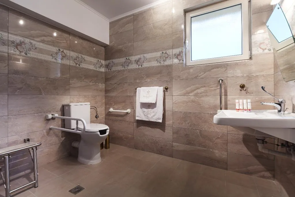 JUNIOR SUITE GARDEN VIEW Room, Kyniska Palace Conference & Spa, Athens
