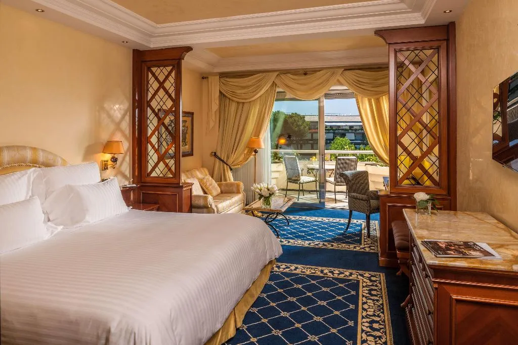 DOUBLE DELUXE Room, Rome Cavalieri, A Waldorf Astoria Hotel, Rome