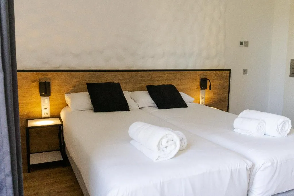 TWIN SUPERIOR WITH VIEWS Room, Fontanella Green House, Barcelona