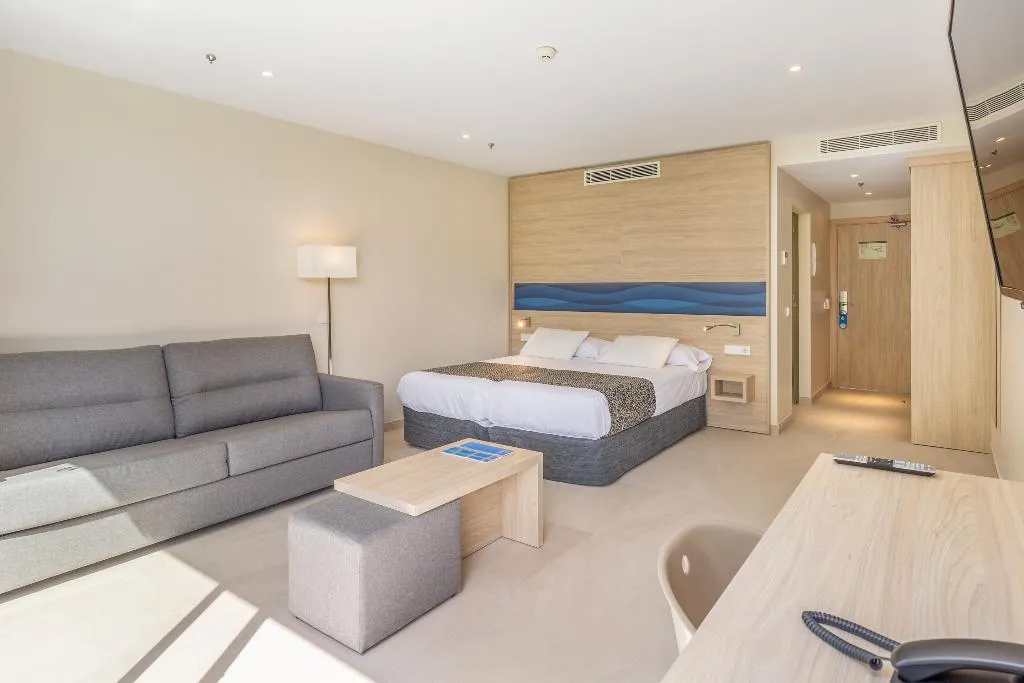 JUNIOR SUITE STANDARD Room, Samos, Majorca