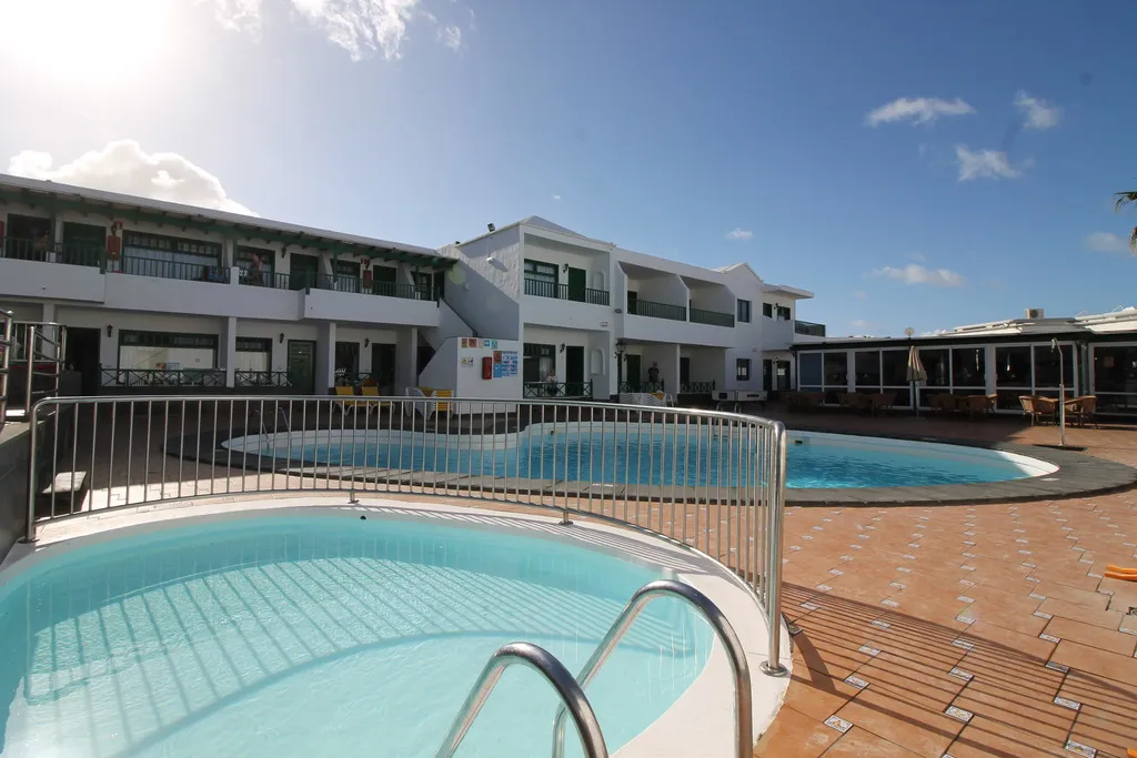 Pool, Elena Apartamentos, Lanzarote