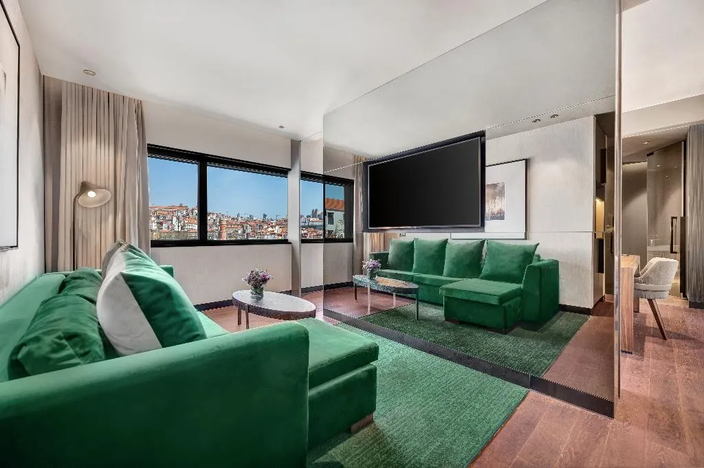 SUITE RIVER VIEW Room, Hilton Porto Gaia, Porto