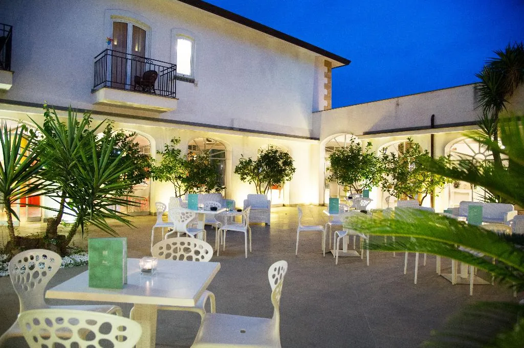 Terrace, iH Hotels Agrigento Kaos Resort, Catania