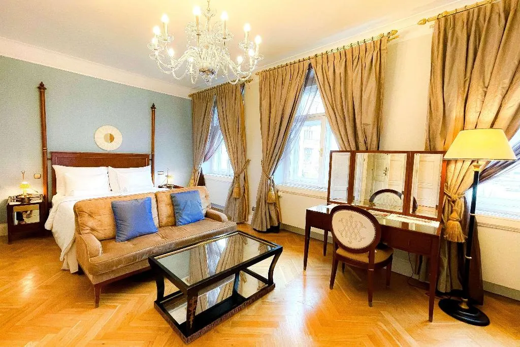 Room DELUXE RIVER VIEW Room, The Mozart Prague, Prague