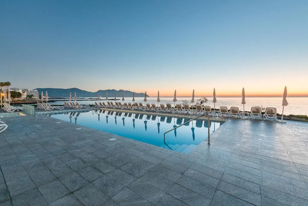 Pool, Hotel Atolon & Kaafu Beach Club, Majorca