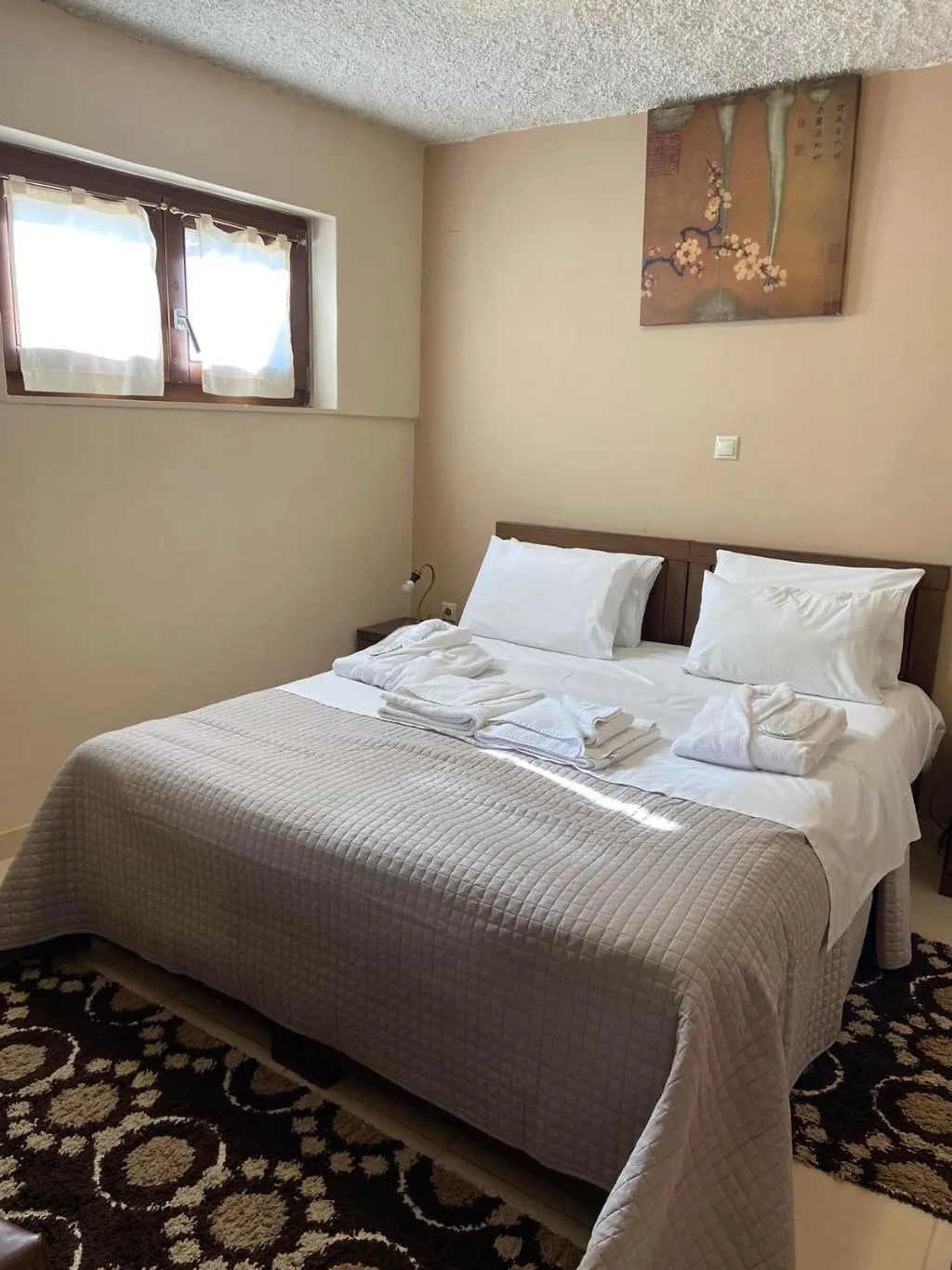 FAMILY ROOM basement Room, Menalia Villa's & Suites, Athens