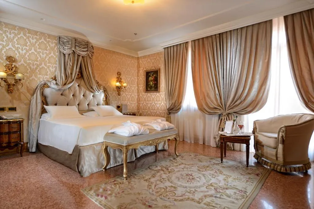 DOUBLE DELUXE Room, Ai Reali Hotel, Venice