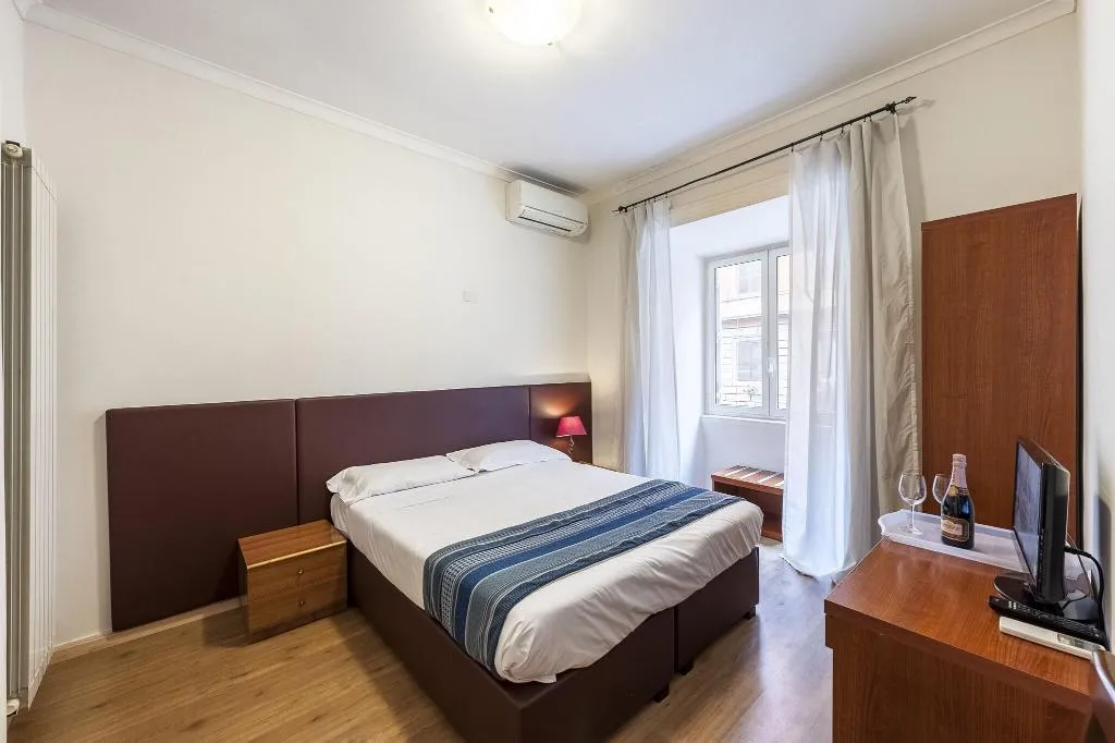 QUADRUPLE GRAND Room, California, Rome