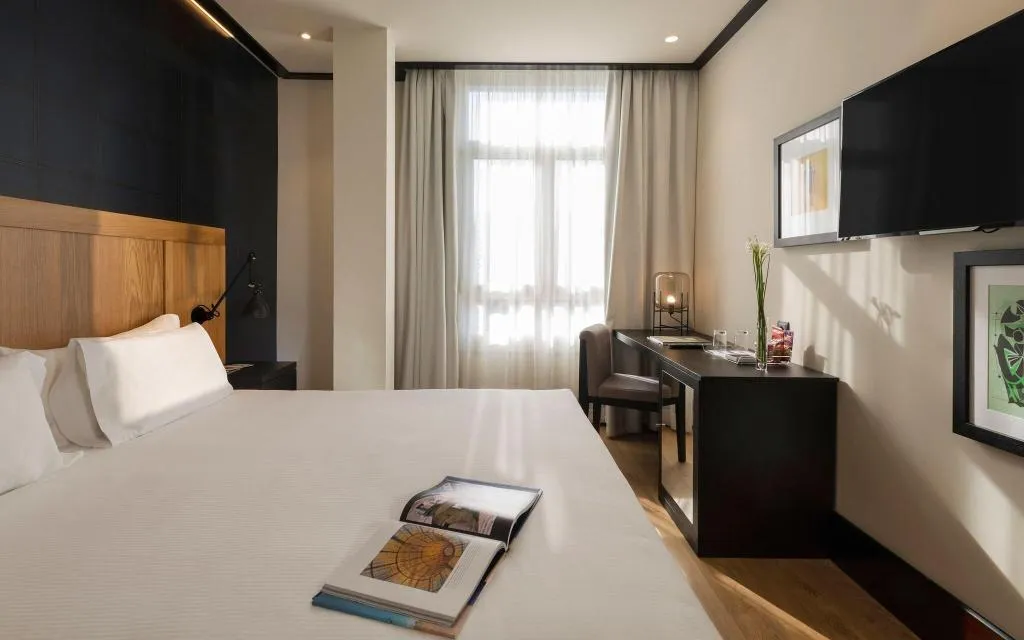DOUBLE CITY VIEW KING BED Room, H10 Puerta de Alcala 4* Sup., Madrid