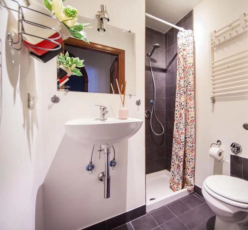 Room, Napolicentro Mare, Naples