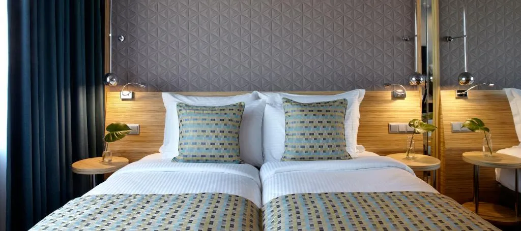 TWIN CITY VIEW Room, Wyndham Grand Athens, Athens