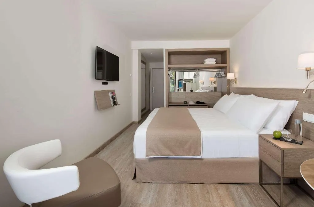 SUITE STANDARD Room, Meliá Cala Galdana, Menorca