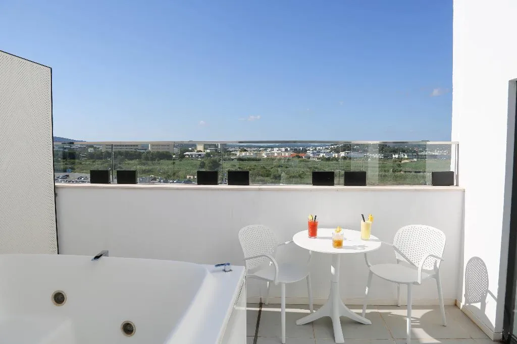 SUITE WITH JACUZZI Room, Eurostars Puerto de Ibiza, Ibiza