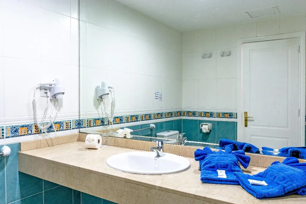 APARTMENT CAPACITY 7 TWO BEDROOMS Room, Oasis Papagayo Resort, Fuerteventura