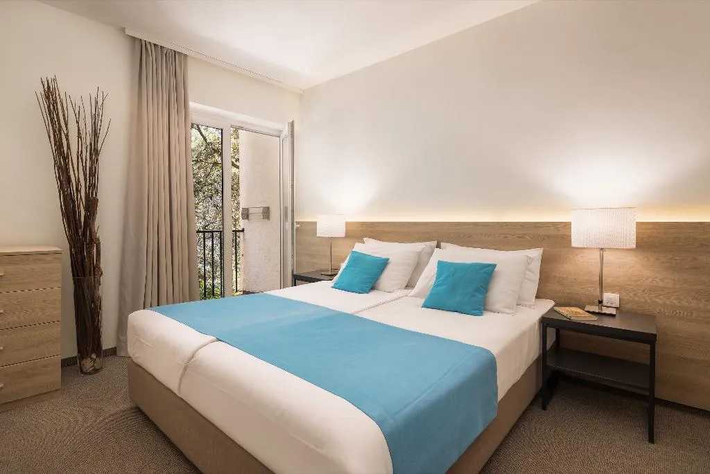 SUITE SIDE SEA VIEW WITH BALCONY Room, Aminess Senses Hvar Resort, Split