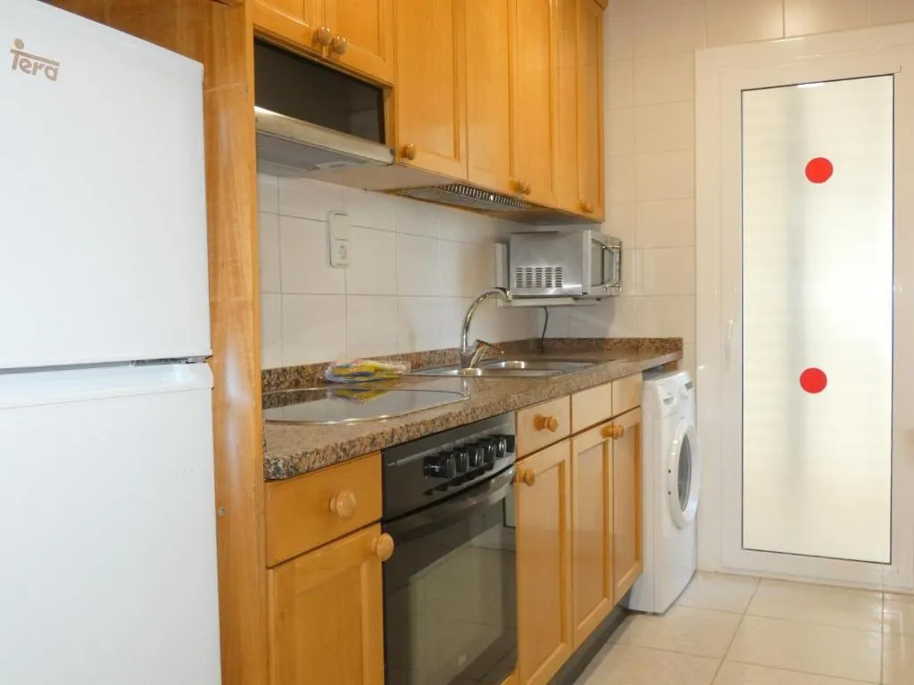 APARTMENT CAPACITY 8 THREE BEDROOMS Room, Rentalmar Family Acantilados, Costa Dorada