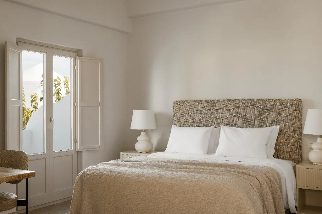 SUITE EXECUTIVE GARDEN VIEW Room, Amaria Beach Resort, Athens