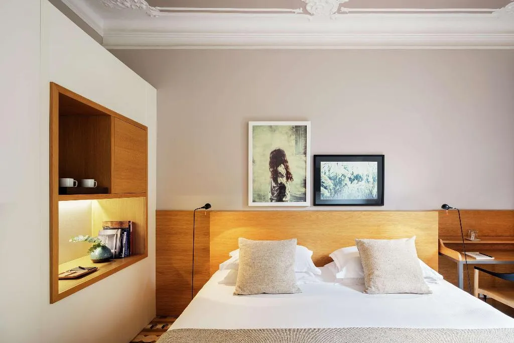 DOUBLE DELUXE KING BED Room, Alexandra Barcelona, Curio Collection by Hilton, Barcelona