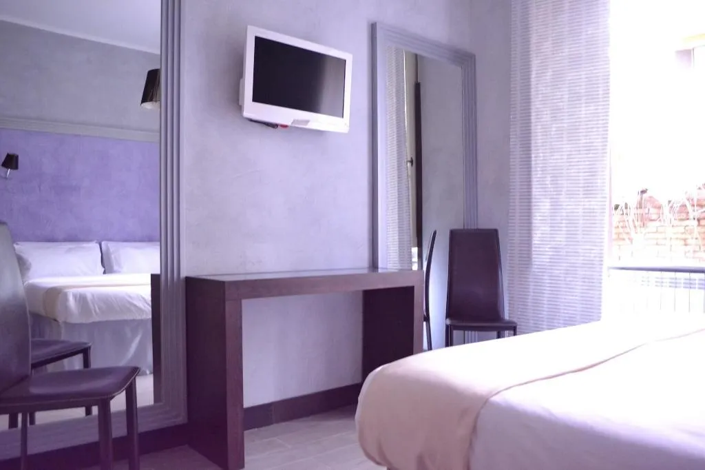 Room, Tiburtina House, Rome