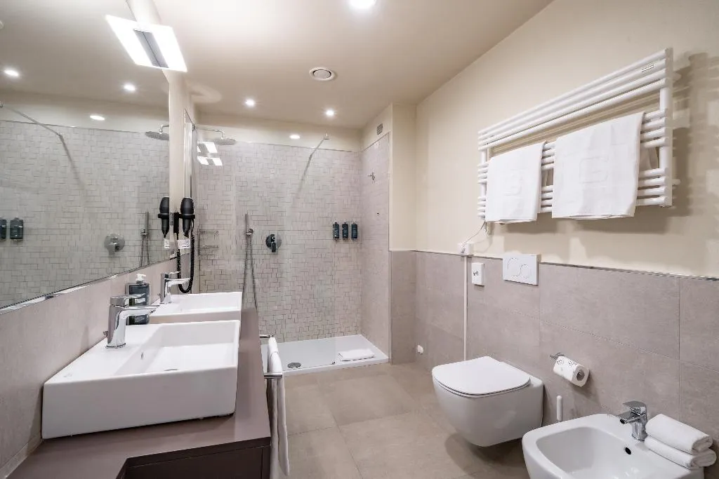 SUITE WITH JACUZZI WITH VIEWS Room, Hotel Griso Collection, Milan