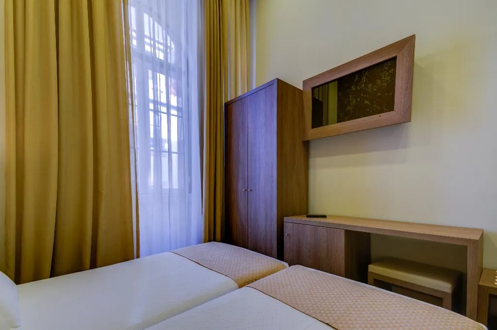 TWIN STANDARD Room, Inn Rossio, Lisbon