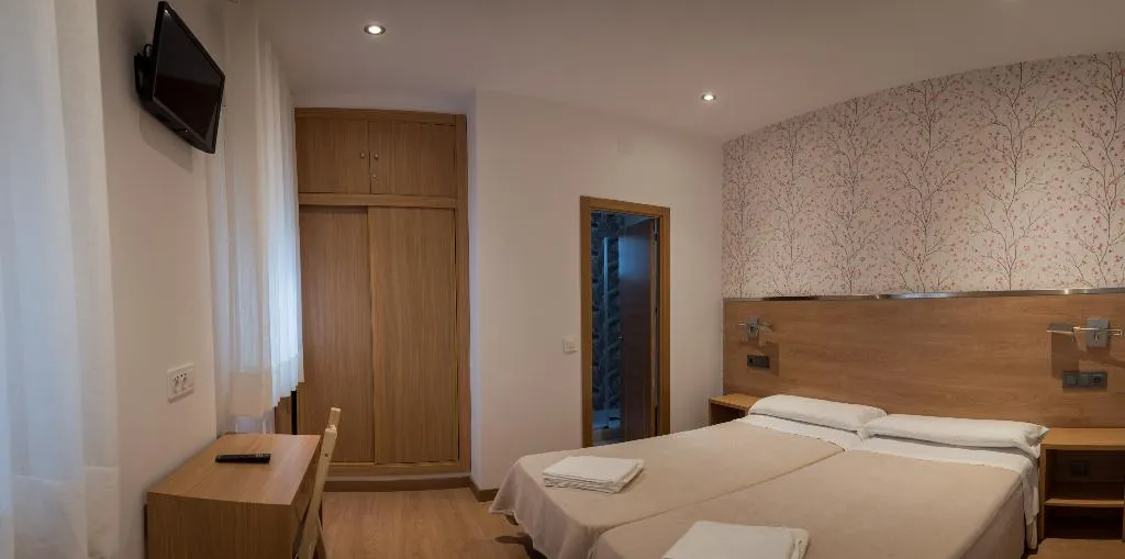 Room, San Antonio, Madrid