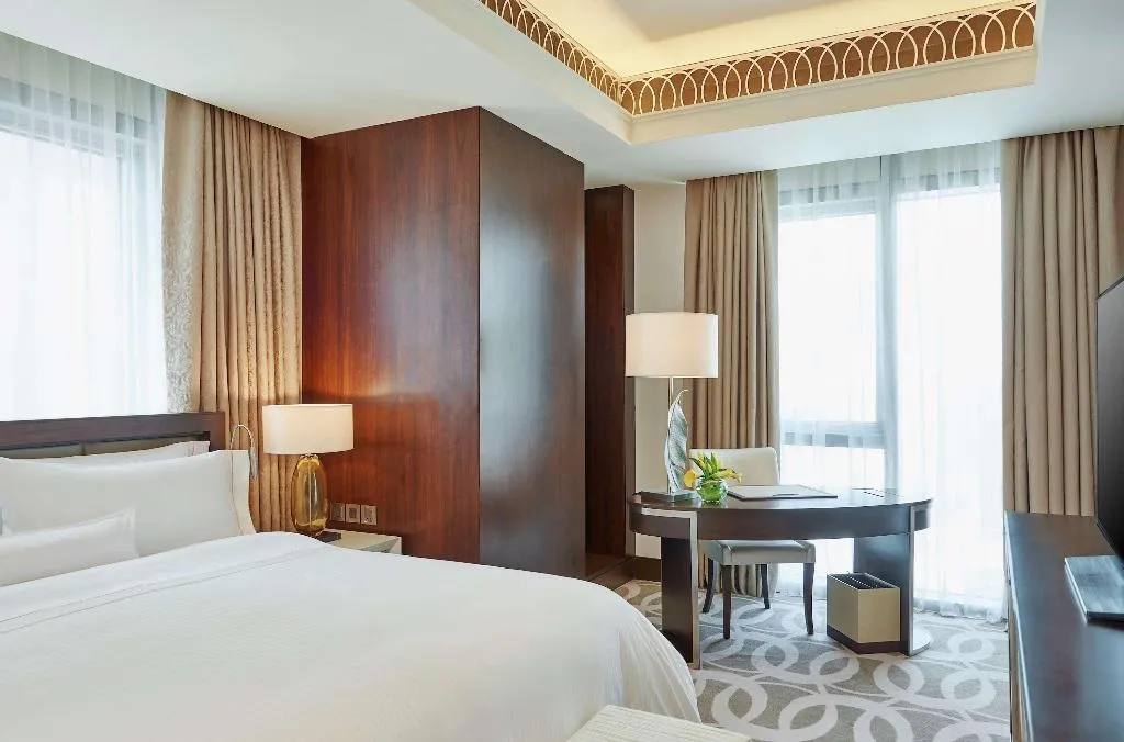 JUNIOR SUITE STANDARD Room, Hilton Dubai Al Habtoor City, Dubai