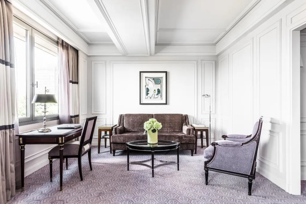 JUNIOR SUITE CAPACITY 3 Room, Rosewood Villa Magna, Madrid
