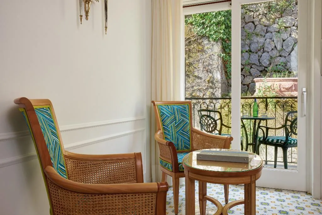 DOUBLE CLASSIC Room, Grand Hotel Capodimonte, Naples