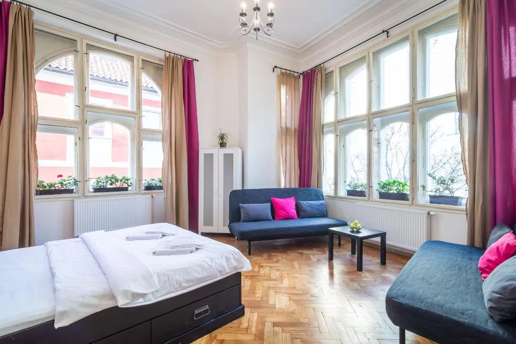 APARTMENT ONE BEDROOM ONE BATHROOM Room, Royal Road Residence, Prague