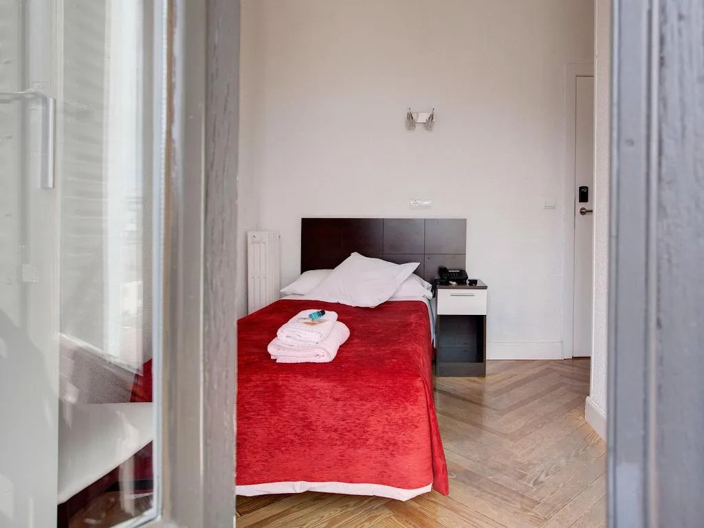 SINGLE STANDARD Room, Hostal Besaya, Madrid