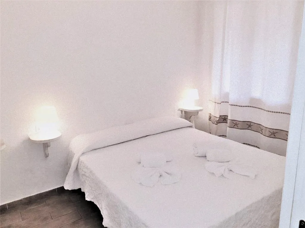 APARTMENT CAPACITY 4 Room, Villaggio Marineledda, Olbia