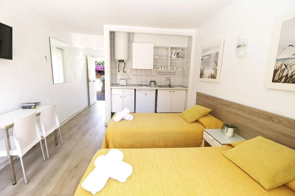 Room, Naika Studios & Apartments, Majorca