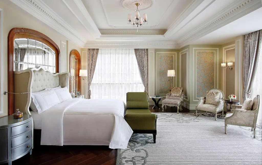 SUITE GRAND Room, Al Habtoor Palace, Dubai