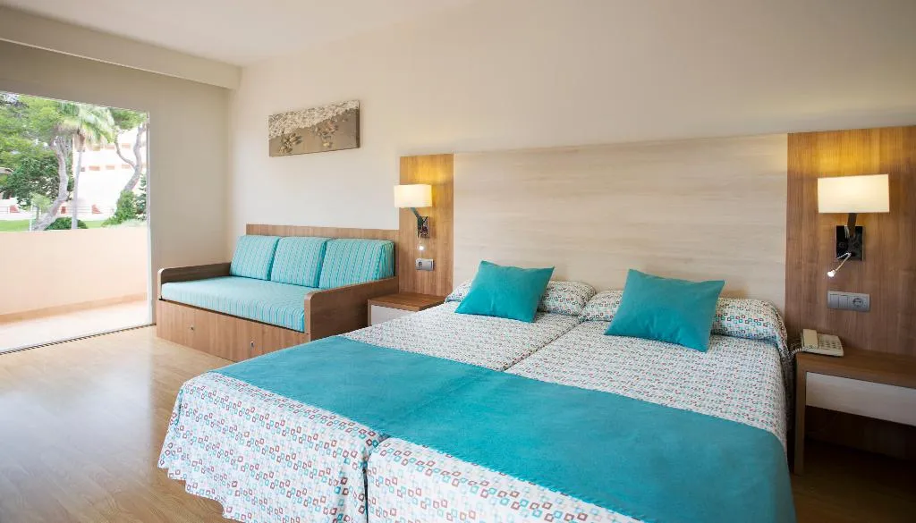 JUNIOR SUITE STANDARD Room, Invisa Hotel Club Cala Blanca, Ibiza