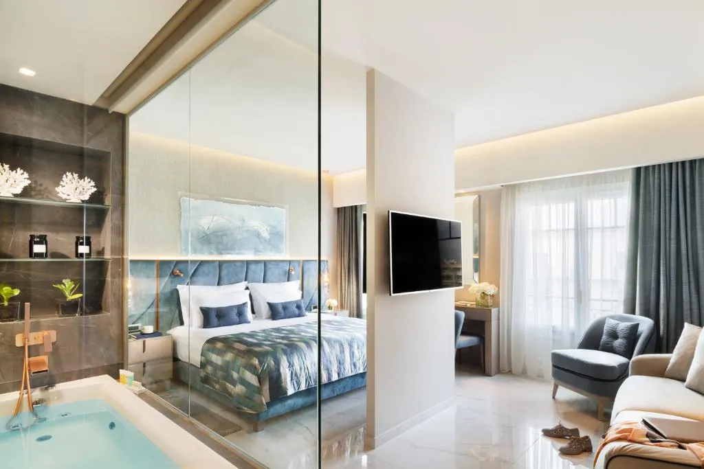 JUNIOR SUITE DELUXE Room, Grand Hotel Palace Thessaloniki, Halkidiki