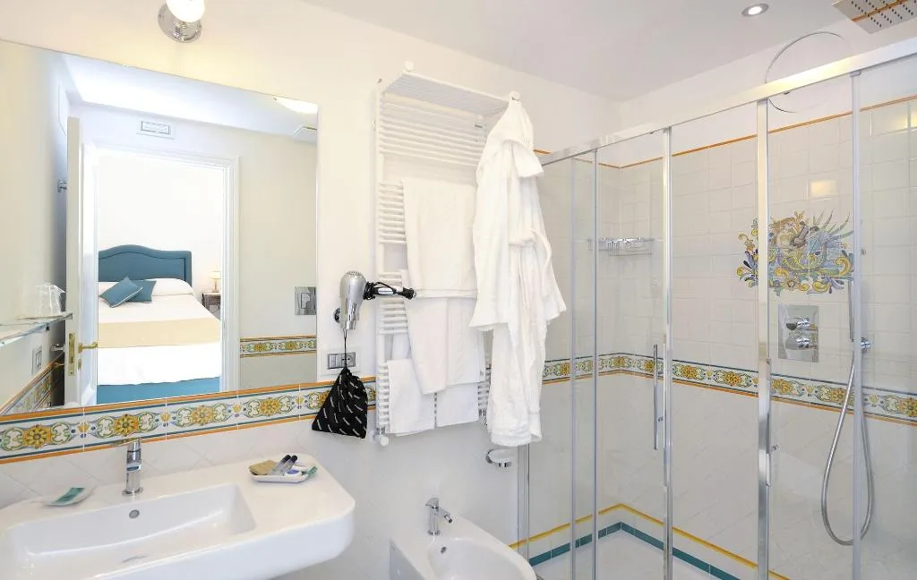 Room, Residenza Luce, Naples