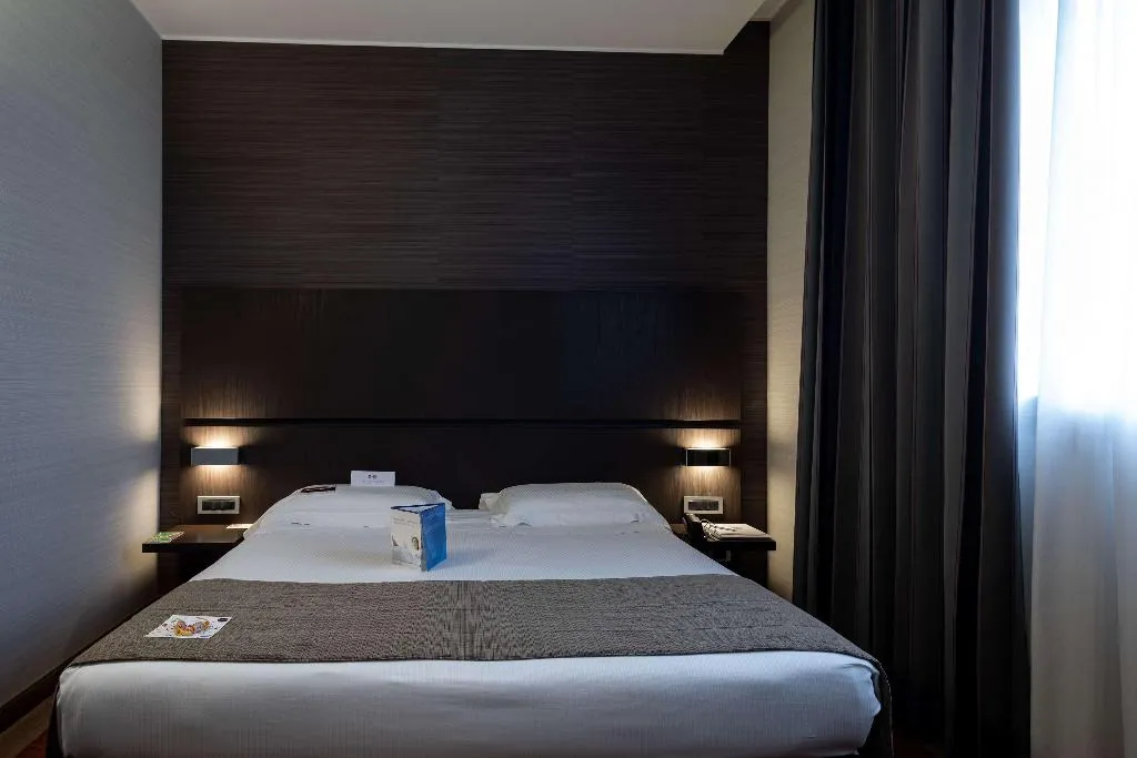DOUBLE QUEEN SIZE BED Room, Best Western Plus Hotel Monza e Brianza Palace, Milan