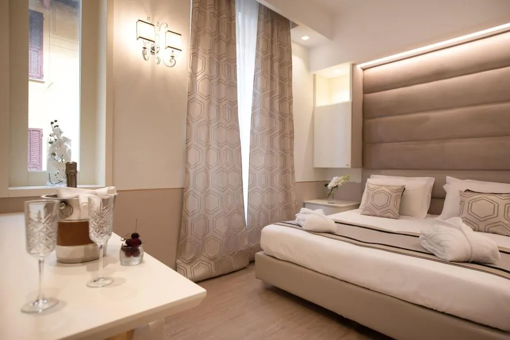 JUNIOR SUITE QUEEN SIZE BED Room, Tigullio Hotel et de Milan, Cagliari
