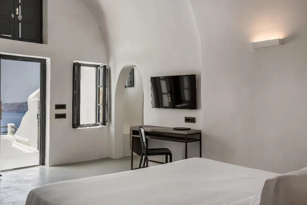 SUITE WITH PRIVATE POOL Room, Sun Rocks Boutique Hotel | Caldera View Suites, Santorini