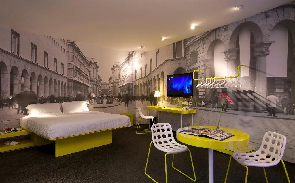 DOUBLE BUSINESS KING BED Room, The Street Milano Duomo, Milan