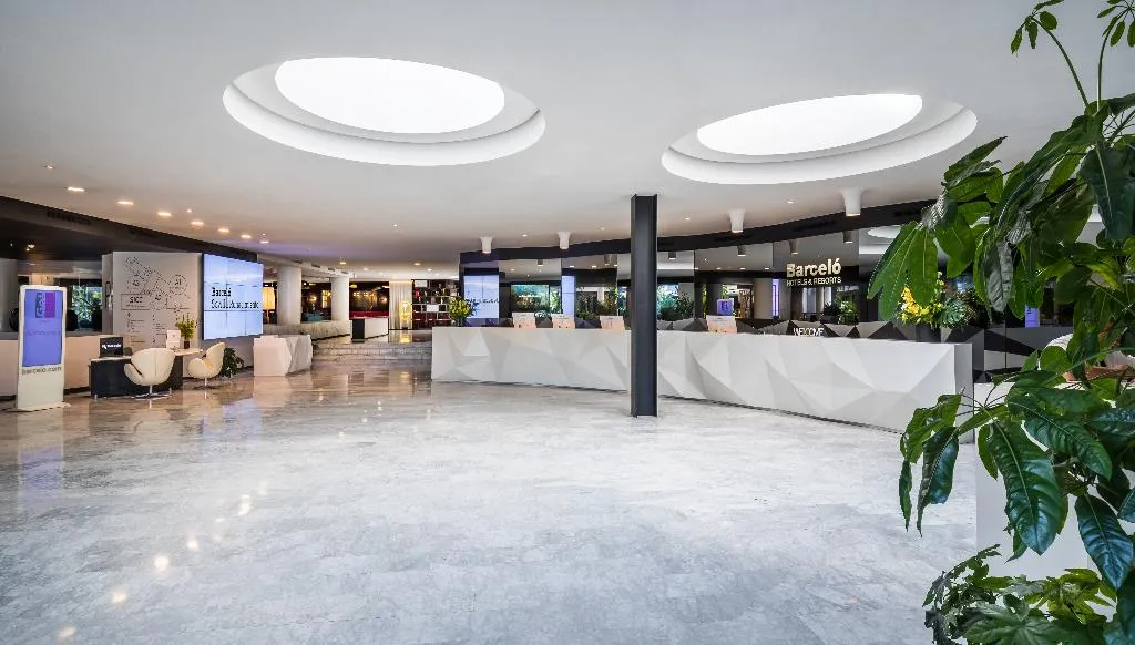 Lobby, Barcelo Sevilla Renacimiento, Seville