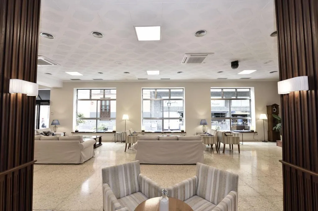 Lobby, Marte, Tenerife