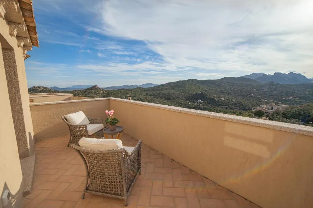 DOUBLE SUPERIOR SEA VIEW Room, Hotel Borgo Smeraldo, Olbia