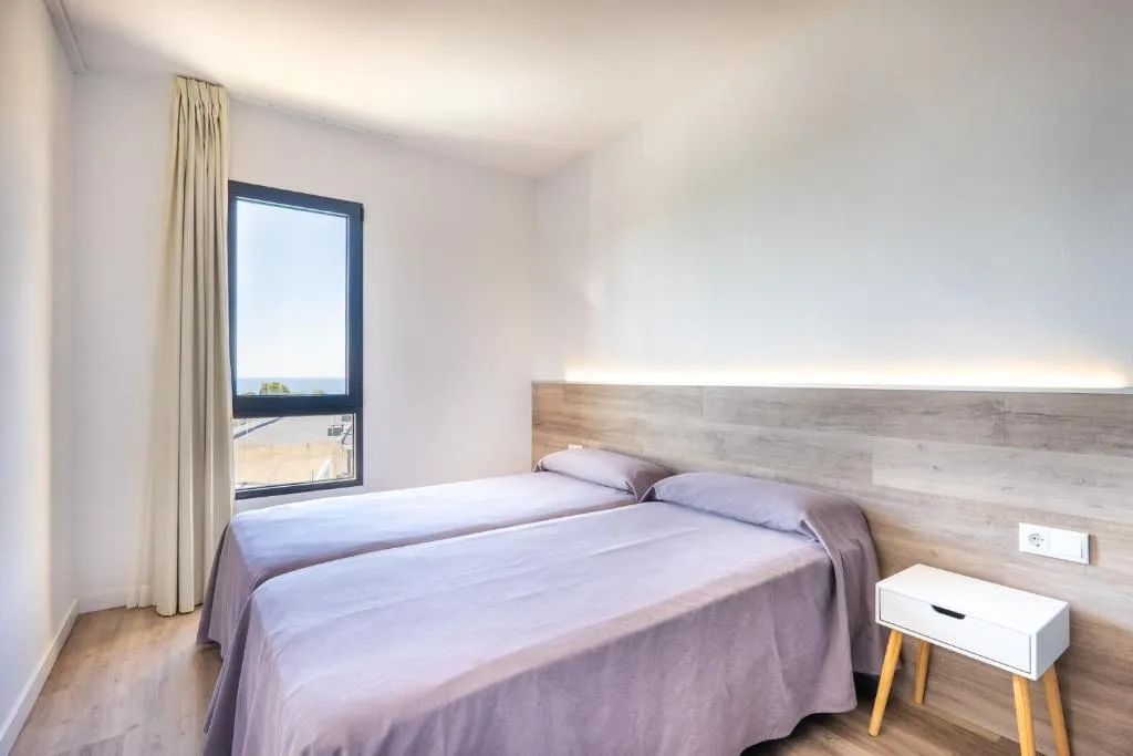 APARTMENT SUPERIOR TWO BEDROOMS Room, Comtat Sant Jordi, Costa Brava
