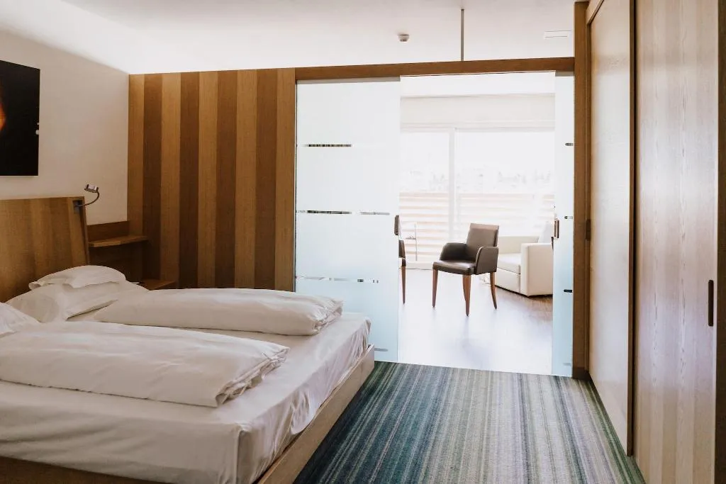 JUNIOR SUITE STANDARD Room, Lac Salin Spa & Mountain Resort, Milan
