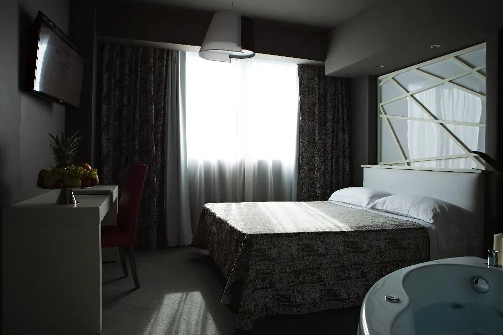 JUNIOR SUITE STANDARD Room, Moderno Hotel Roma, Rome