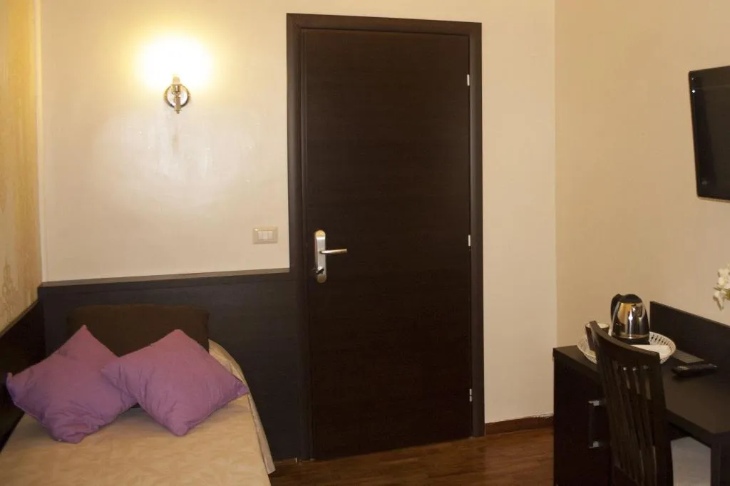 Room, Laterani Suite, Naples