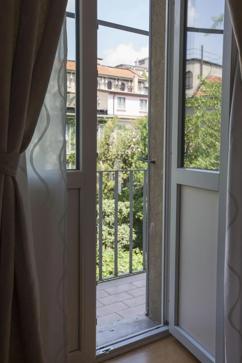 Room, Albergo Amalfi Milano, Milan