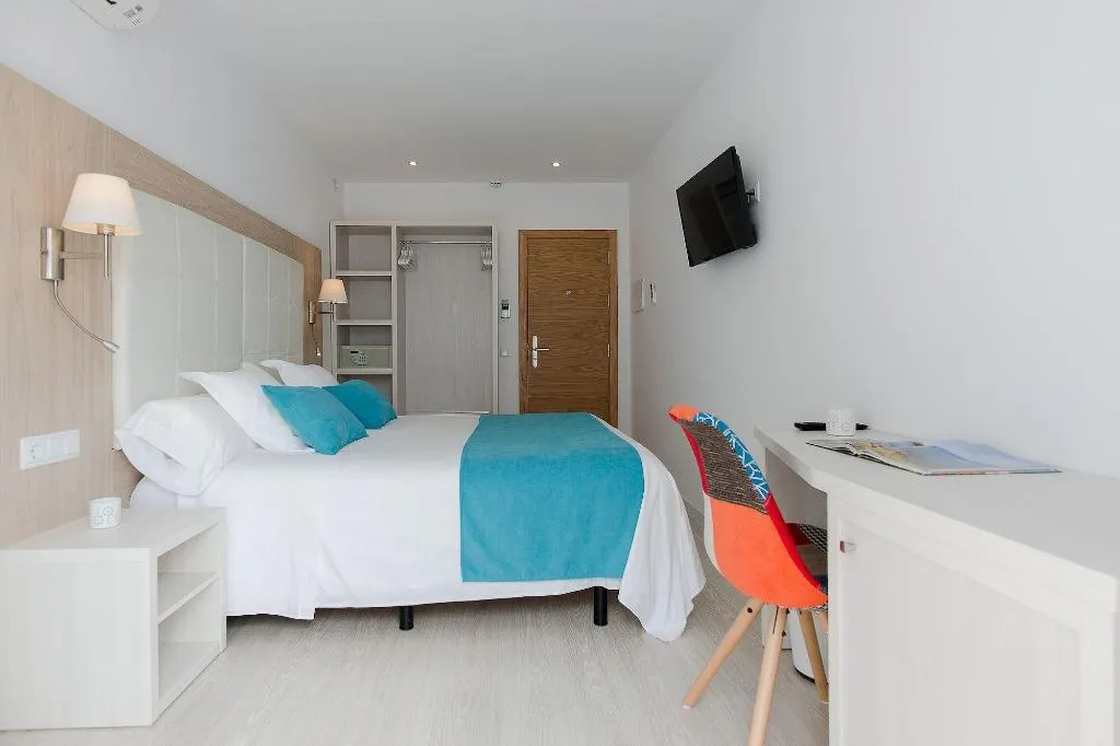 Room, Hostal Menurka, Menorca